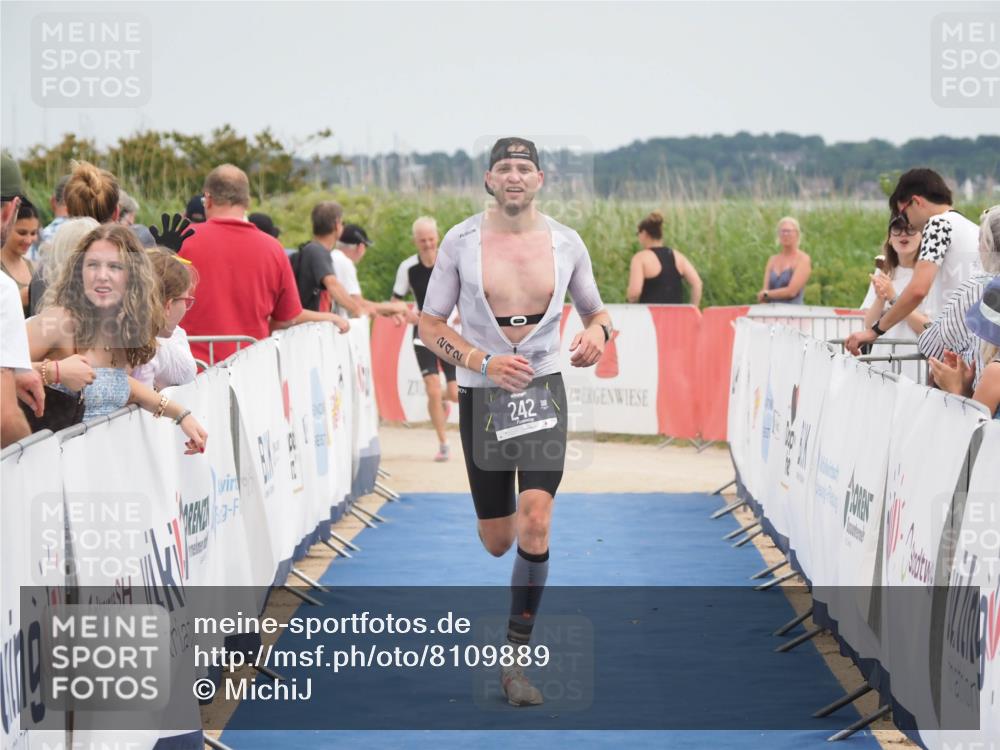 22.06.2025 - Viking Triathlon MichiJ http://msf.ph/oto/8109889 22.06.2025 14:52:30 Ziel 242 meine-sportfotos.de