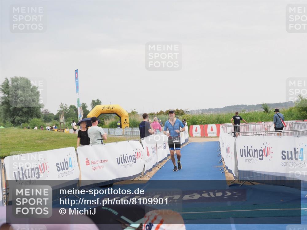 22.06.2025 - Viking Triathlon MichiJ http://msf.ph/oto/8109901 22.06.2025 16:38:56 Ziel 422 meine-sportfotos.de