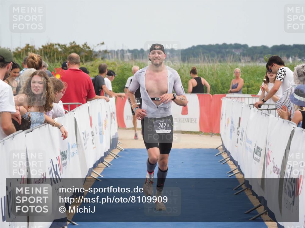 22.06.2025 - Viking Triathlon MichiJ http://msf.ph/oto/8109909 22.06.2025 14:52:31 Ziel 242 meine-sportfotos.de