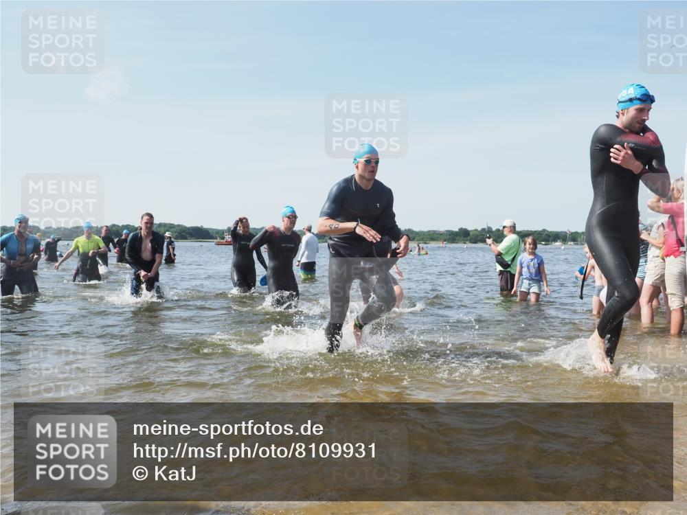 22.06.2025 - Viking Triathlon KatJ http://msf.ph/oto/8109931 22.06.2025 10:39:04 Schwimmen 26, 40, 57, 79, 148, 181, 185, 210, 295, 351, 408, 416, 451, 654 meine-sportfotos.de