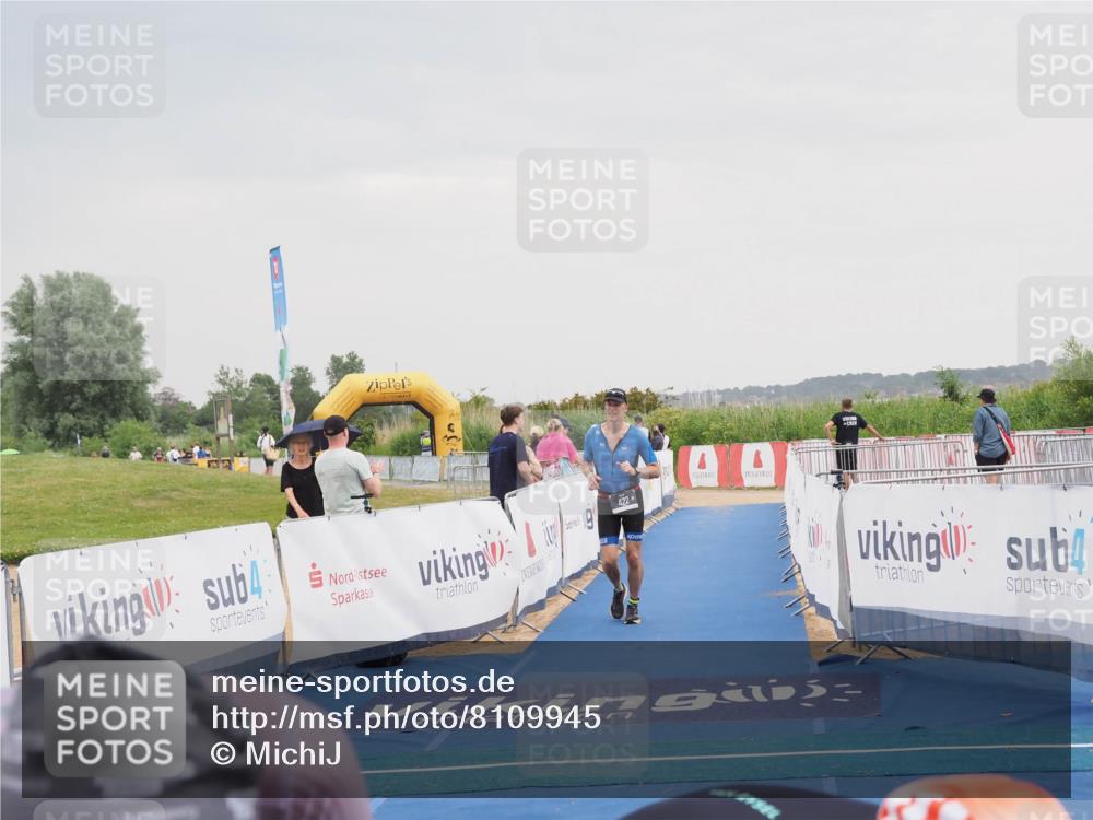 22.06.2025 - Viking Triathlon MichiJ http://msf.ph/oto/8109945 22.06.2025 16:38:56 Ziel 422 meine-sportfotos.de