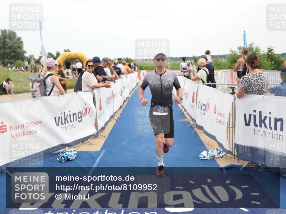 22.06.2025 - Viking Triathlon MichiJ http://msf.ph/oto/8109952 22.06.2025 15:01:19 Ziel 132 meine-sportfotos.de