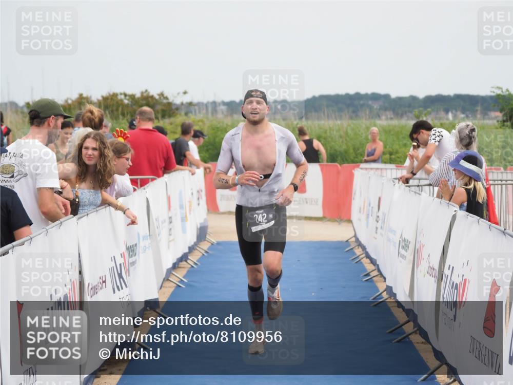22.06.2025 - Viking Triathlon MichiJ http://msf.ph/oto/8109956 22.06.2025 14:52:31 Ziel 242 meine-sportfotos.de