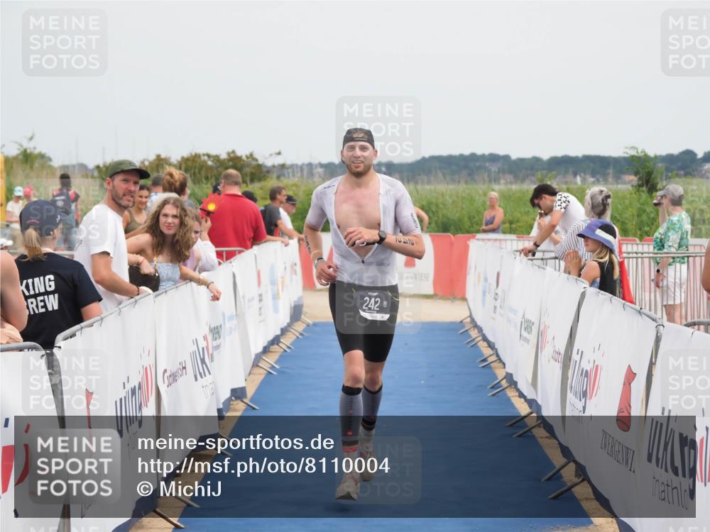 22.06.2025 - Viking Triathlon MichiJ http://msf.ph/oto/8110004 22.06.2025 14:52:31 Ziel 242 meine-sportfotos.de