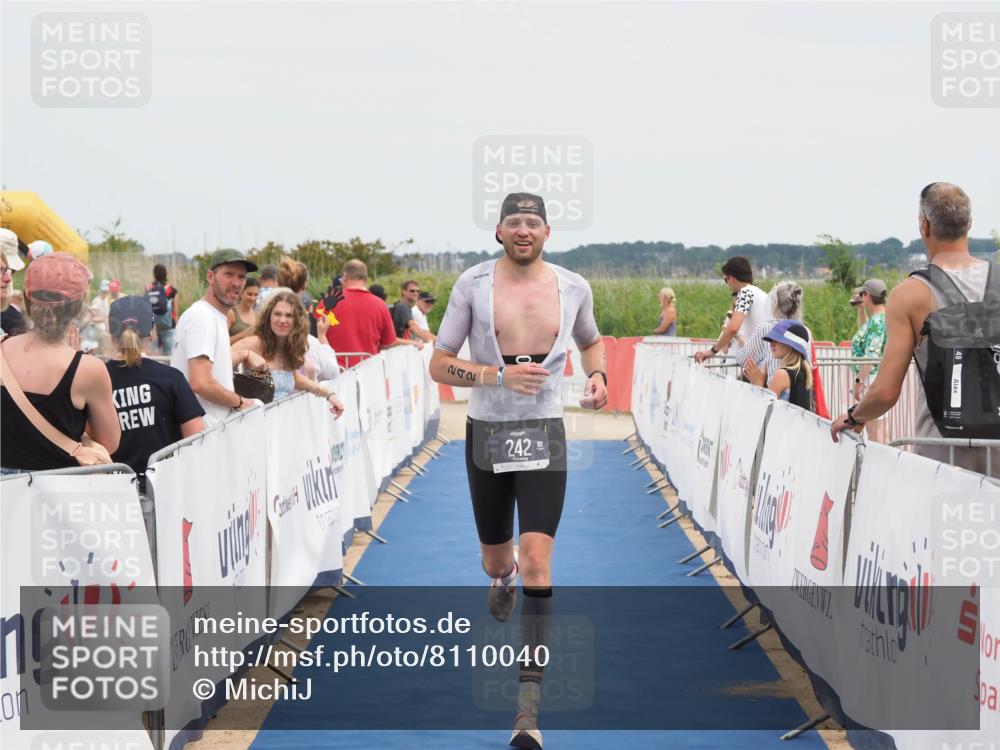 22.06.2025 - Viking Triathlon MichiJ http://msf.ph/oto/8110040 22.06.2025 14:52:32 Ziel 101, 242 meine-sportfotos.de