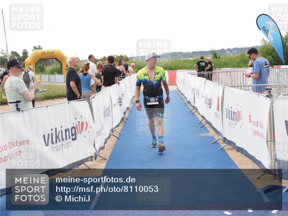 22.06.2025 - Viking Triathlon MichiJ http://msf.ph/oto/8110053 22.06.2025 16:22:06 Ziel 418 meine-sportfotos.de