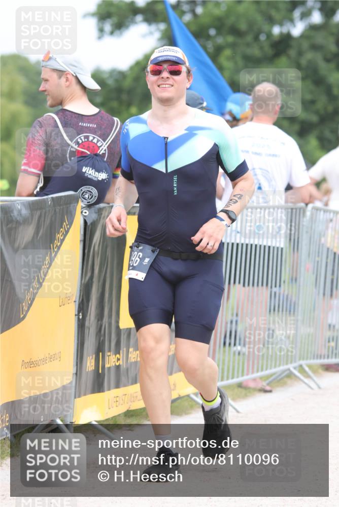 22.06.2025 - Viking Triathlon H.Heesch http://msf.ph/oto/8110096 22.06.2025 14:44:37 Laufen 285, 496 meine-sportfotos.de