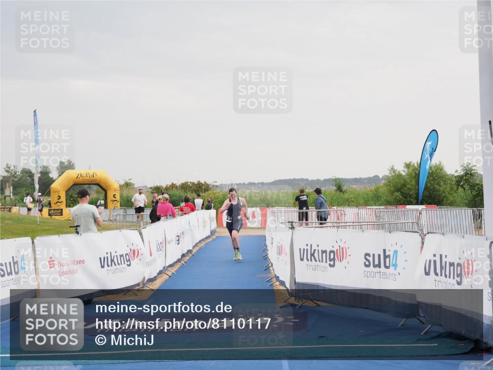 22.06.2025 - Viking Triathlon MichiJ http://msf.ph/oto/8110117 22.06.2025 16:39:17 Ziel 140 meine-sportfotos.de