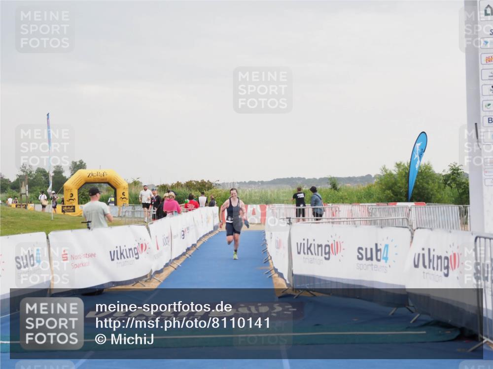 22.06.2025 - Viking Triathlon MichiJ http://msf.ph/oto/8110141 22.06.2025 16:39:17 Ziel 140 meine-sportfotos.de