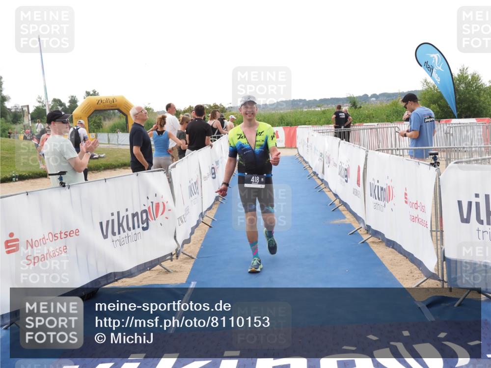 22.06.2025 - Viking Triathlon MichiJ http://msf.ph/oto/8110153 22.06.2025 16:22:06 Ziel 418 meine-sportfotos.de