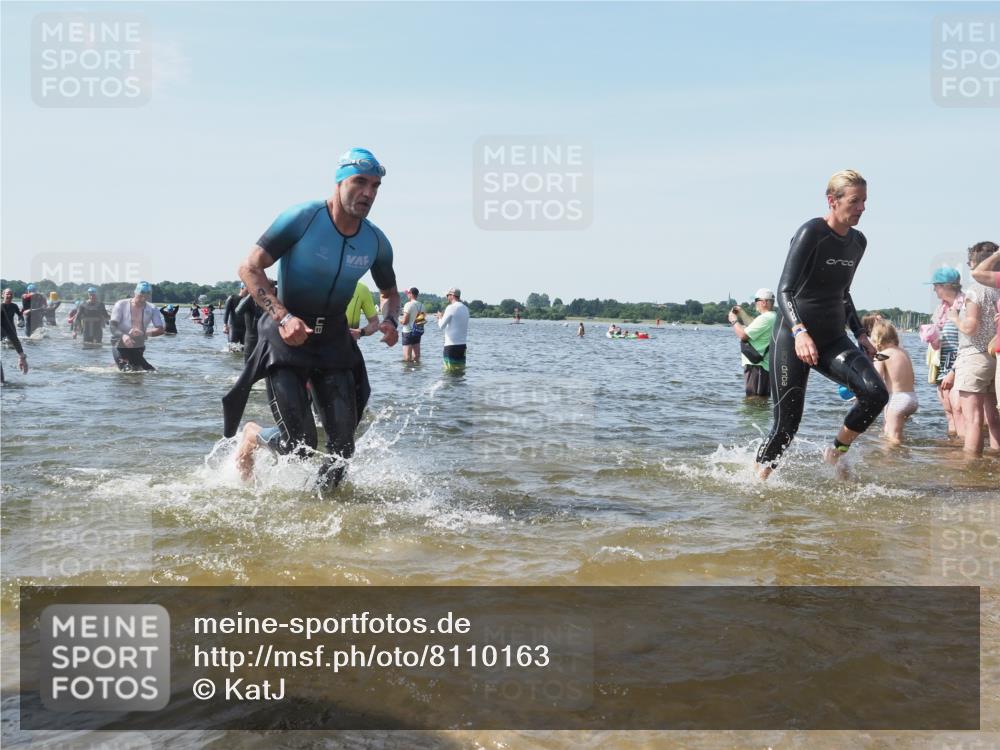 22.06.2025 - Viking Triathlon KatJ http://msf.ph/oto/8110163 22.06.2025 10:39:10 Schwimmen 79, 148, 181, 182, 185, 238, 276, 295, 351, 386, 408, 416, 451, 536, 654 meine-sportfotos.de