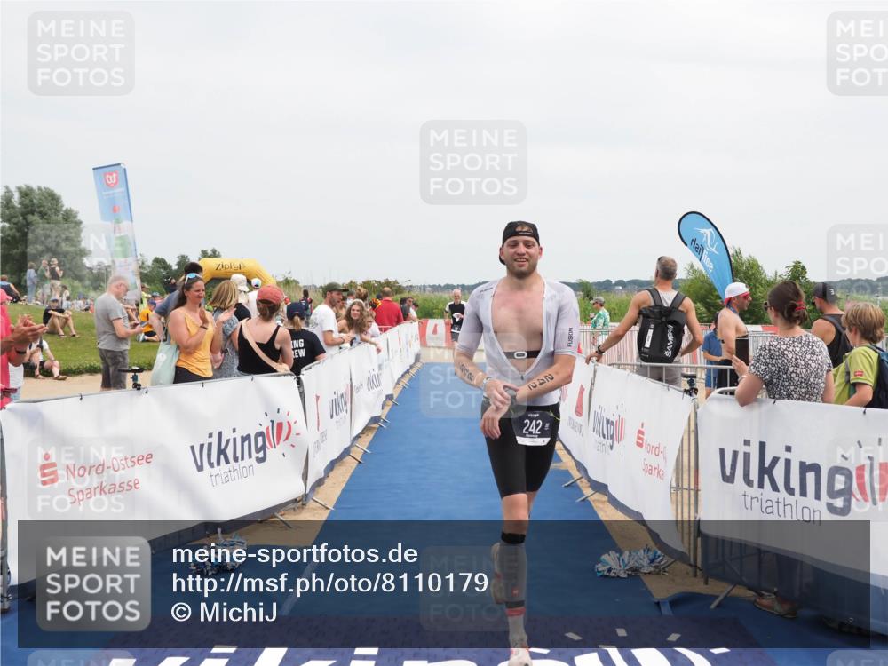 22.06.2025 - Viking Triathlon MichiJ http://msf.ph/oto/8110179 22.06.2025 14:52:33 Ziel 101, 242 meine-sportfotos.de
