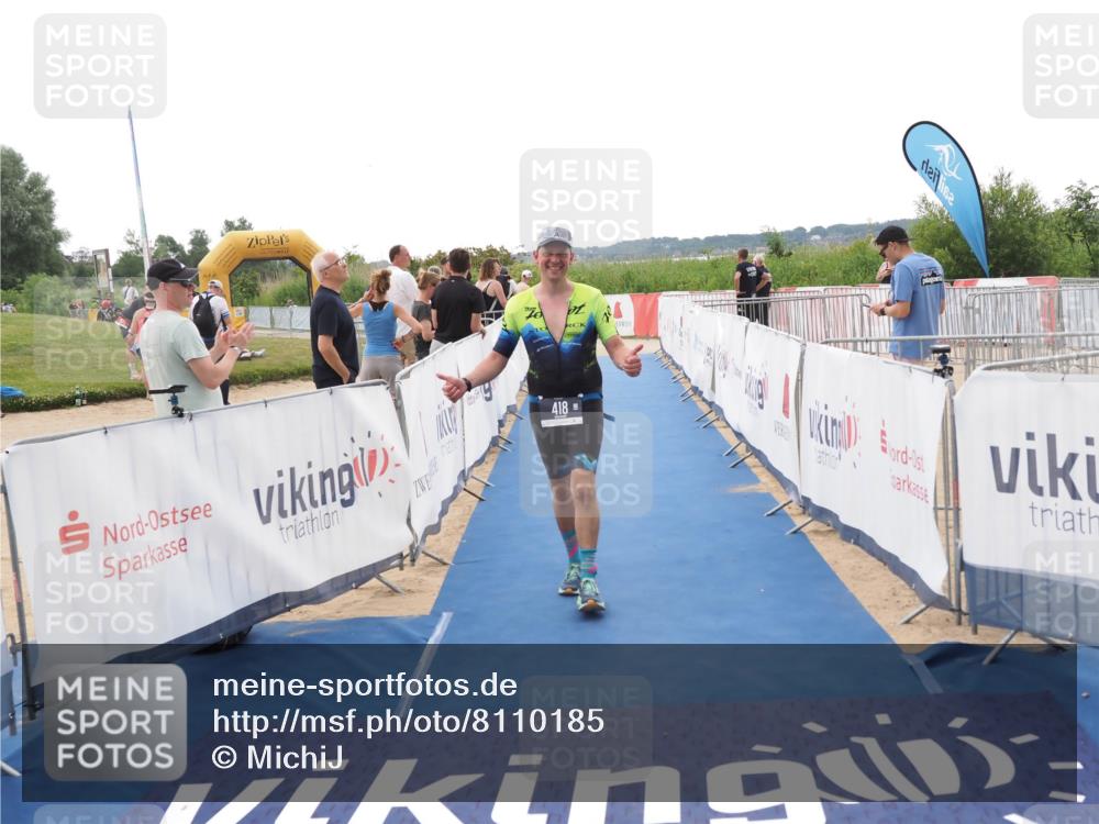 22.06.2025 - Viking Triathlon MichiJ http://msf.ph/oto/8110185 22.06.2025 16:22:07 Ziel 418 meine-sportfotos.de