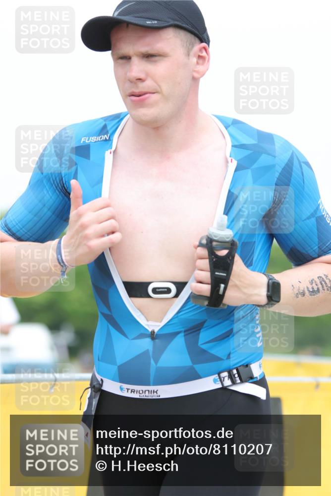 22.06.2025 - Viking Triathlon H.Heesch http://msf.ph/oto/8110207 22.06.2025 14:40:23 Laufen 97, 298, 358, 444 meine-sportfotos.de