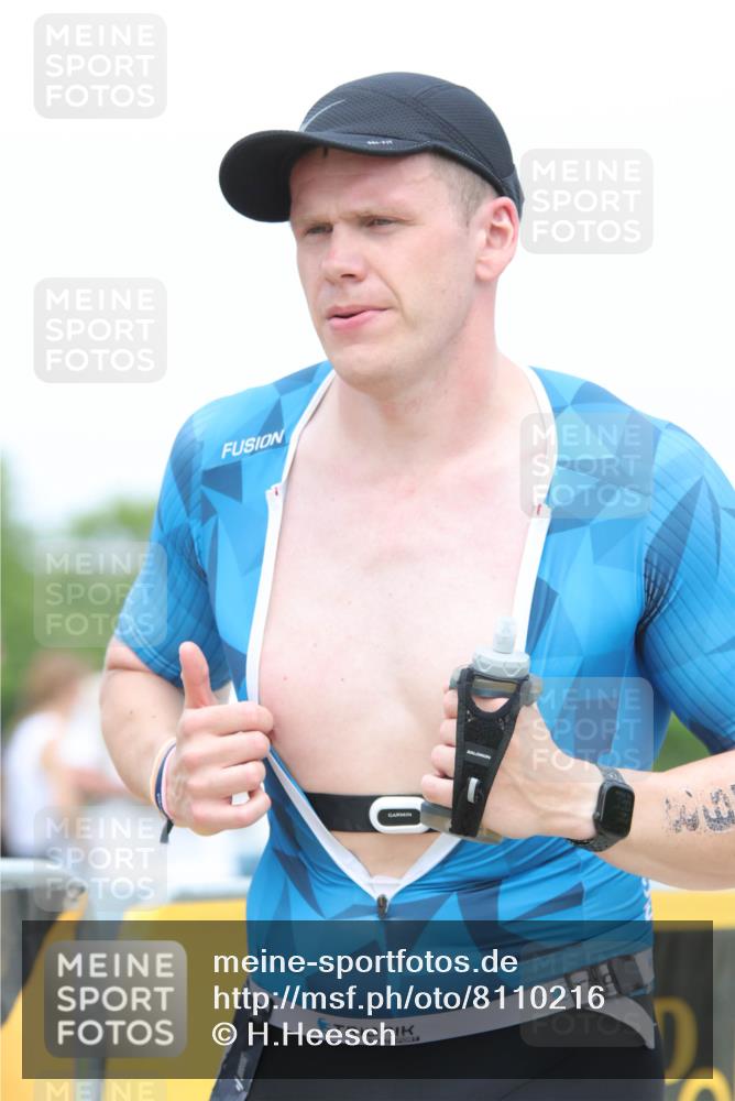 22.06.2025 - Viking Triathlon H.Heesch http://msf.ph/oto/8110216 22.06.2025 14:40:23 Laufen 97, 298, 358, 444 meine-sportfotos.de