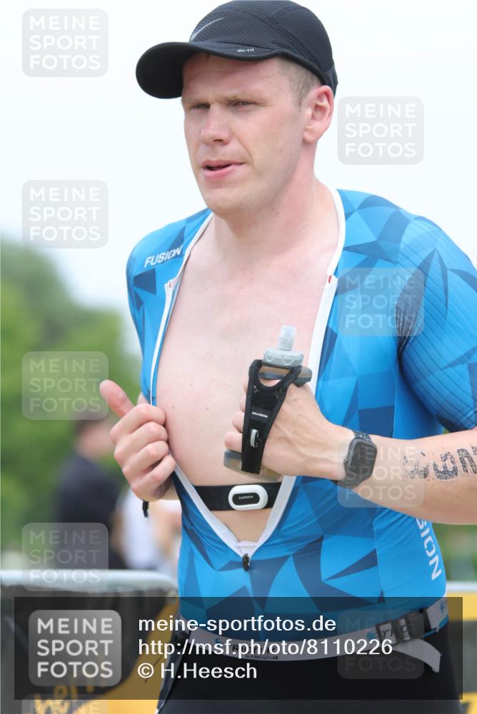 22.06.2025 - Viking Triathlon H.Heesch http://msf.ph/oto/8110226 22.06.2025 14:40:23 Laufen 97, 298, 358, 444 meine-sportfotos.de