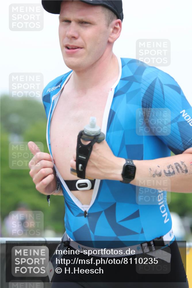 22.06.2025 - Viking Triathlon H.Heesch http://msf.ph/oto/8110235 22.06.2025 14:40:23 Laufen 97, 298, 358, 444 meine-sportfotos.de
