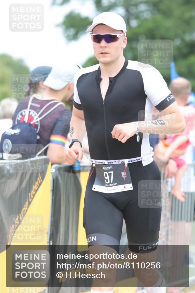 22.06.2025 - Viking Triathlon H.Heesch http://msf.ph/oto/8110256 22.06.2025 14:40:27 Laufen 97, 298, 444 meine-sportfotos.de