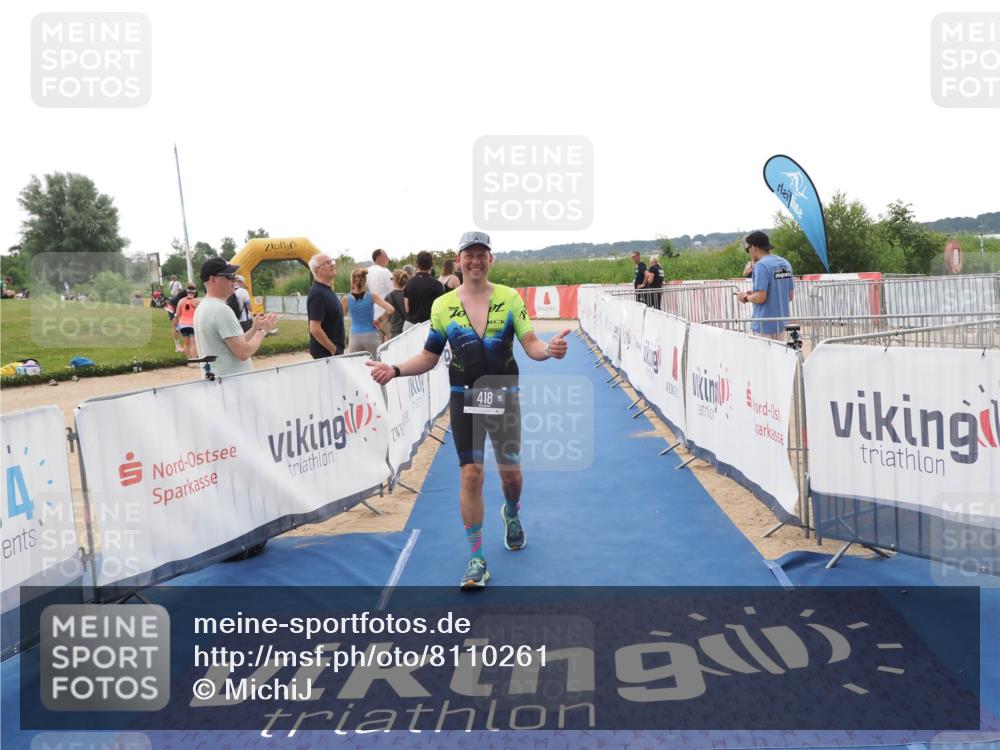 22.06.2025 - Viking Triathlon MichiJ http://msf.ph/oto/8110261 22.06.2025 16:22:07 Ziel 418 meine-sportfotos.de
