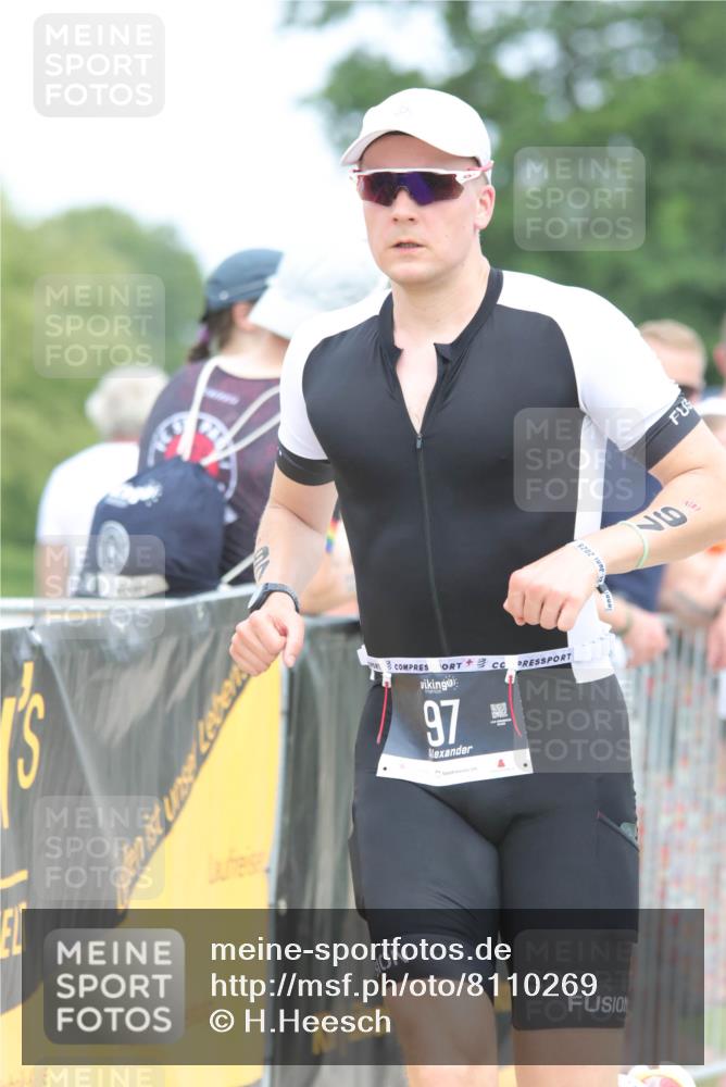 22.06.2025 - Viking Triathlon H.Heesch http://msf.ph/oto/8110269 22.06.2025 14:40:27 Laufen 97, 298, 444 meine-sportfotos.de