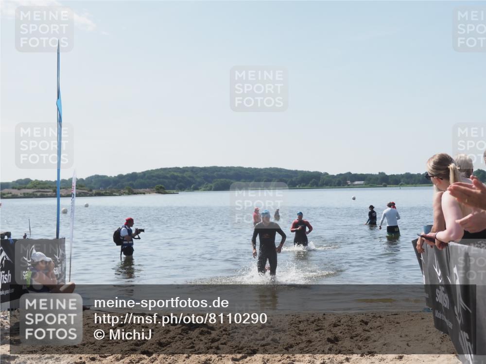 22.06.2025 - Viking Triathlon MichiJ http://msf.ph/oto/8110290 22.06.2025 10:59:32 Schwimmen 459, 476 meine-sportfotos.de