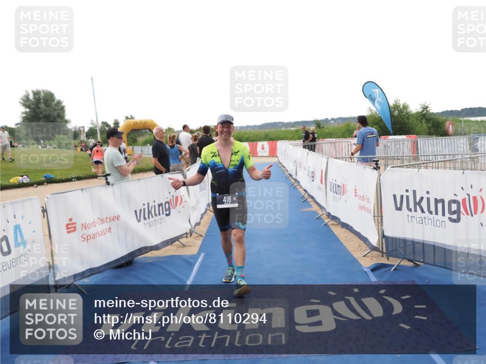 22.06.2025 - Viking Triathlon MichiJ http://msf.ph/oto/8110294 22.06.2025 16:22:08 Ziel 418 meine-sportfotos.de