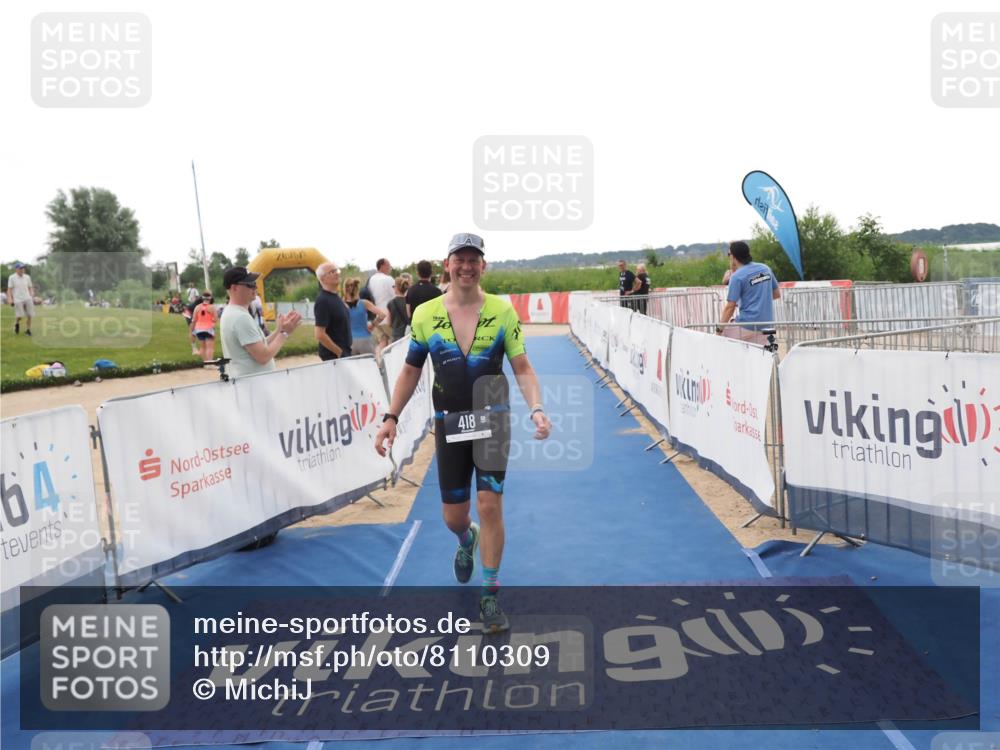 22.06.2025 - Viking Triathlon MichiJ http://msf.ph/oto/8110309 22.06.2025 16:22:08 Ziel 418 meine-sportfotos.de