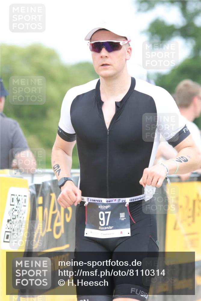 22.06.2025 - Viking Triathlon H.Heesch http://msf.ph/oto/8110314 22.06.2025 14:40:28 Laufen 97, 444 meine-sportfotos.de