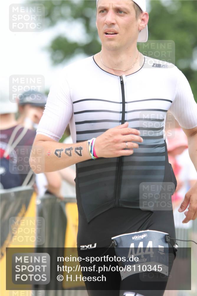 22.06.2025 - Viking Triathlon H.Heesch http://msf.ph/oto/8110345 22.06.2025 14:40:29 Laufen 97, 444 meine-sportfotos.de