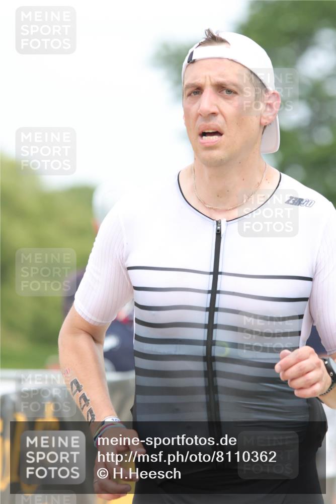 22.06.2025 - Viking Triathlon H.Heesch http://msf.ph/oto/8110362 22.06.2025 14:40:29 Laufen 97, 444 meine-sportfotos.de