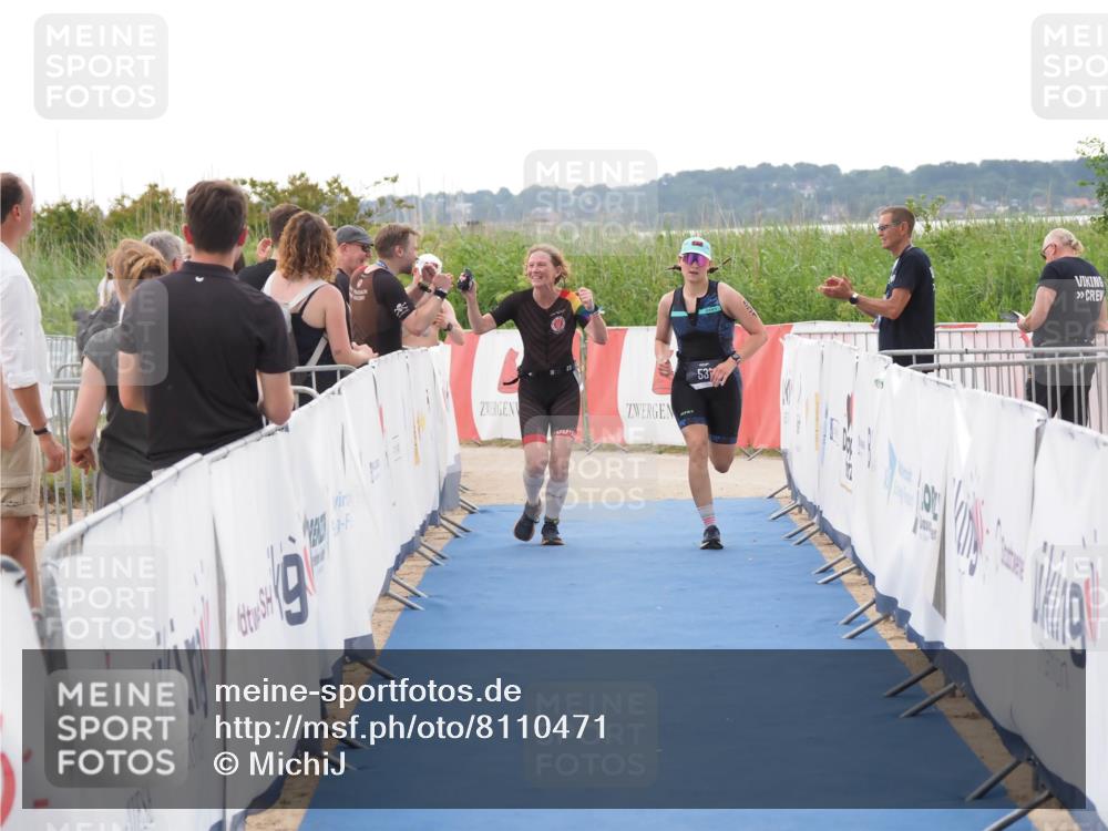22.06.2025 - Viking Triathlon MichiJ http://msf.ph/oto/8110471 22.06.2025 16:22:29 Ziel 425, 531 meine-sportfotos.de