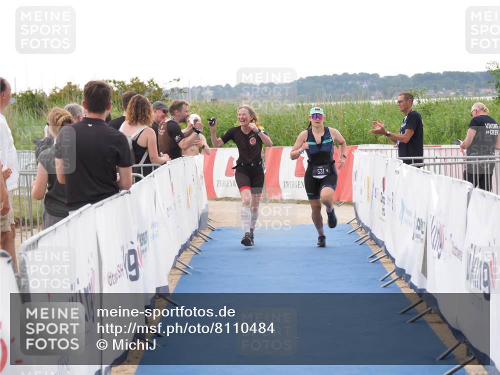 22.06.2025 - Viking Triathlon MichiJ http://msf.ph/oto/8110484 22.06.2025 16:22:29 Ziel 425, 531 meine-sportfotos.de