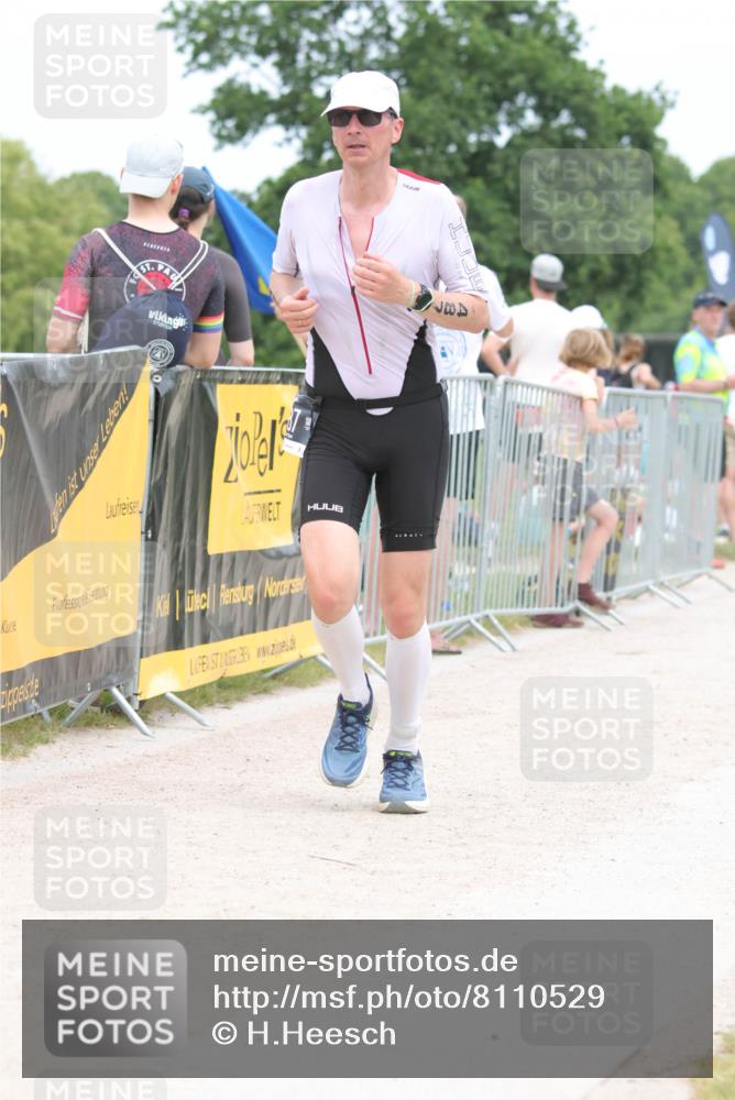 22.06.2025 - Viking Triathlon H.Heesch http://msf.ph/oto/8110529 22.06.2025 14:45:16 Laufen 323, 487 meine-sportfotos.de