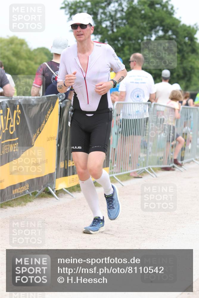22.06.2025 - Viking Triathlon H.Heesch http://msf.ph/oto/8110542 22.06.2025 14:45:17 Laufen 323, 487 meine-sportfotos.de