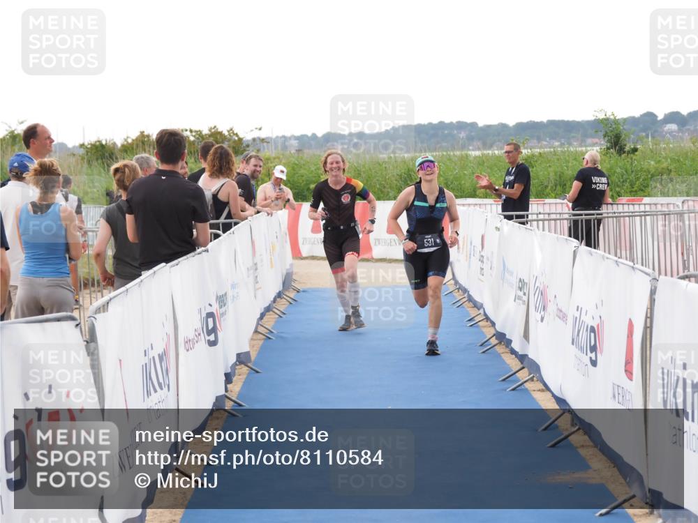22.06.2025 - Viking Triathlon MichiJ http://msf.ph/oto/8110584 22.06.2025 16:22:30 Ziel 425, 531 meine-sportfotos.de