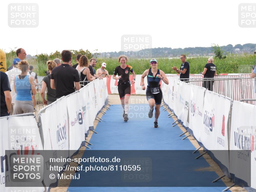 22.06.2025 - Viking Triathlon MichiJ http://msf.ph/oto/8110595 22.06.2025 16:22:30 Ziel 425, 531 meine-sportfotos.de