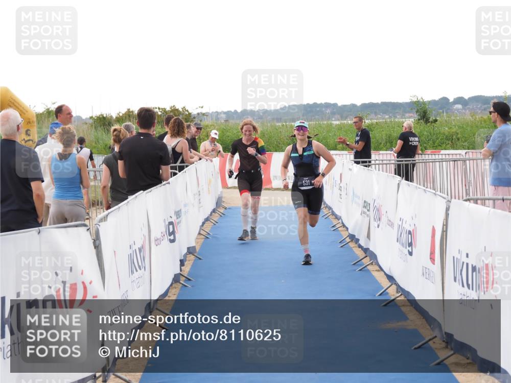 22.06.2025 - Viking Triathlon MichiJ http://msf.ph/oto/8110625 22.06.2025 16:22:31 Ziel 425, 531 meine-sportfotos.de