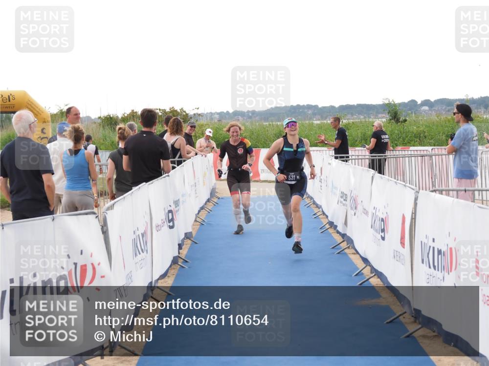 22.06.2025 - Viking Triathlon MichiJ http://msf.ph/oto/8110654 22.06.2025 16:22:31 Ziel 425, 531 meine-sportfotos.de