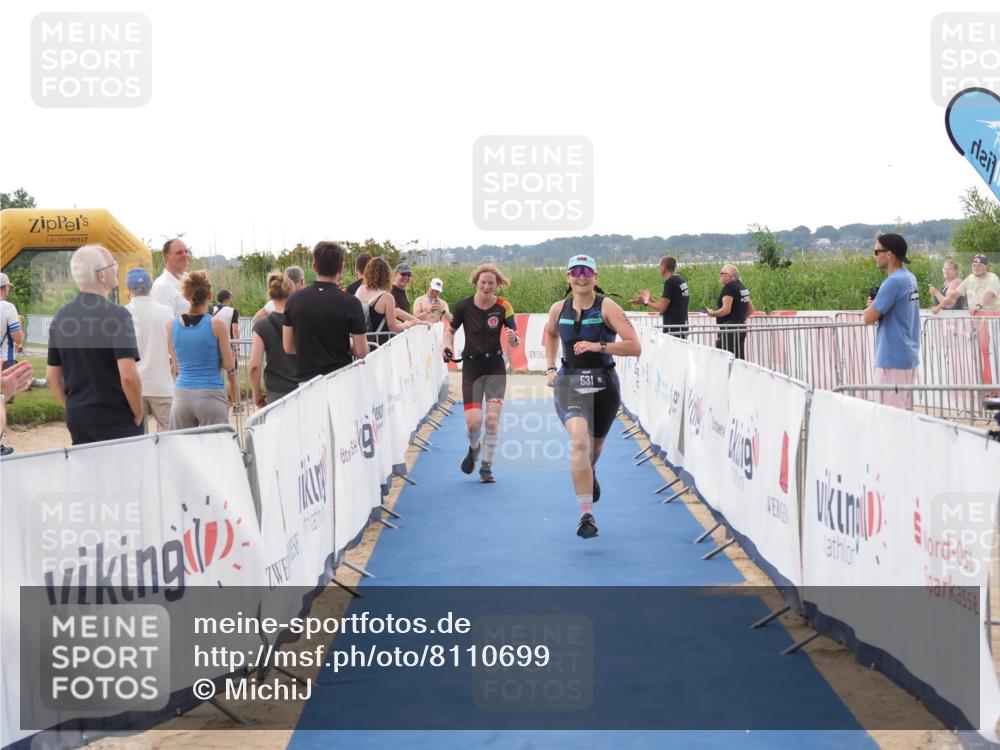 22.06.2025 - Viking Triathlon MichiJ http://msf.ph/oto/8110699 22.06.2025 16:22:31 Ziel 425, 531 meine-sportfotos.de