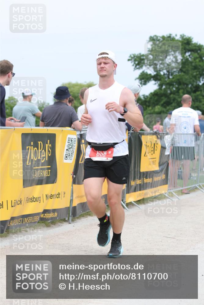 22.06.2025 - Viking Triathlon H.Heesch http://msf.ph/oto/8110700 22.06.2025 14:40:49 Laufen 76, 439, 460, 658 meine-sportfotos.de