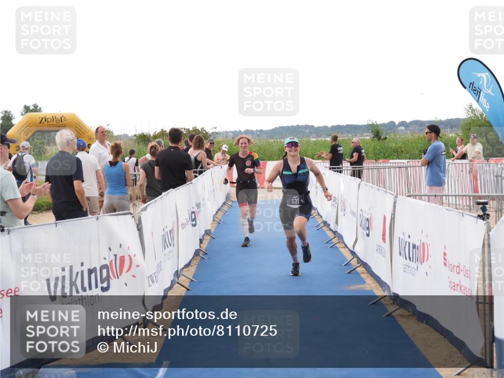 22.06.2025 - Viking Triathlon MichiJ http://msf.ph/oto/8110725 22.06.2025 16:22:31 Ziel 425, 531 meine-sportfotos.de