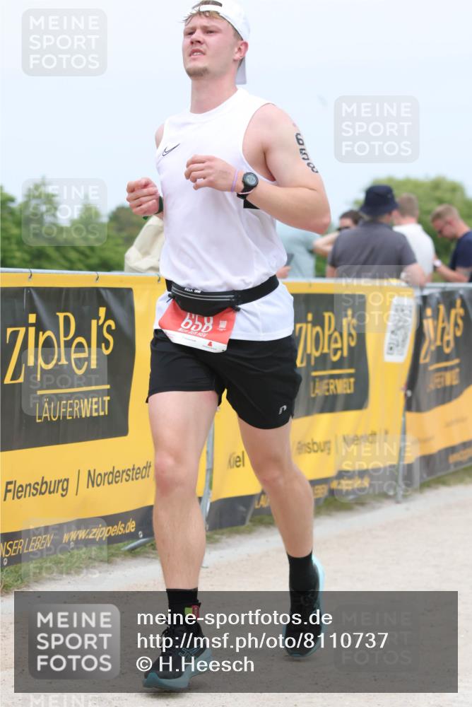 22.06.2025 - Viking Triathlon H.Heesch http://msf.ph/oto/8110737 22.06.2025 14:40:50 Laufen 76, 439, 458, 460, 658 meine-sportfotos.de