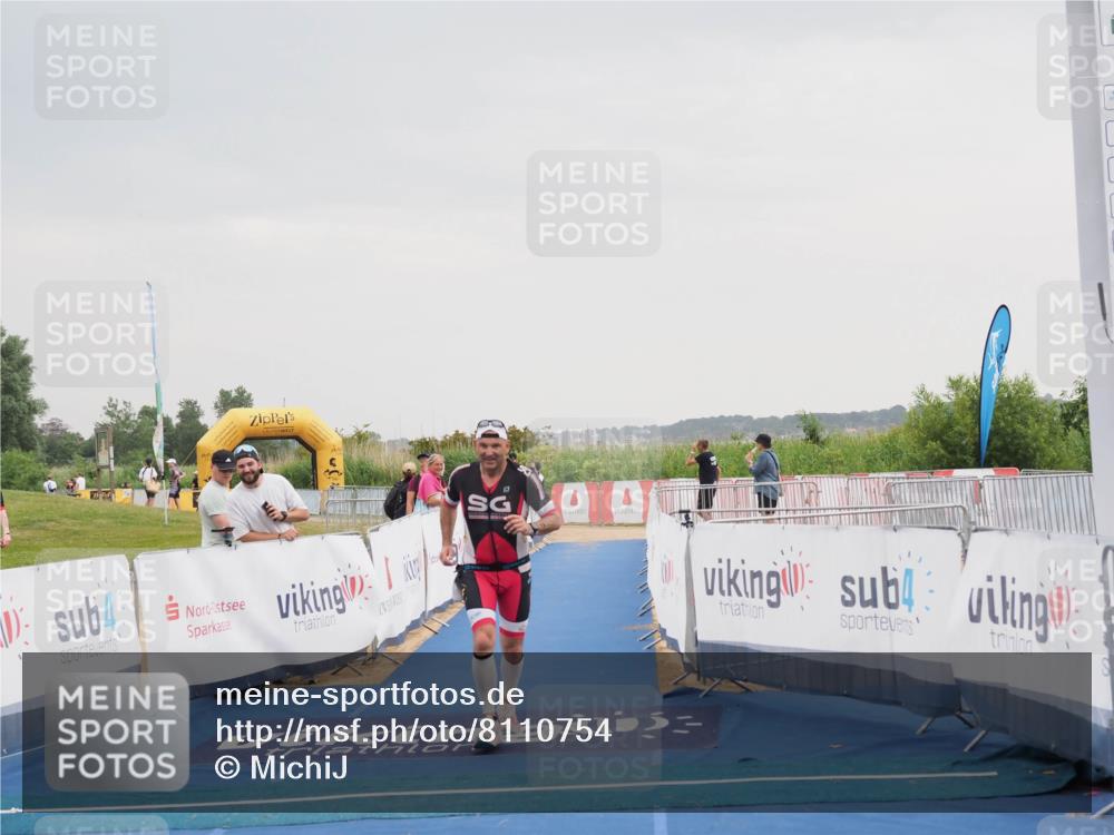 22.06.2025 - Viking Triathlon MichiJ http://msf.ph/oto/8110754 22.06.2025 16:39:26 Ziel 156 meine-sportfotos.de