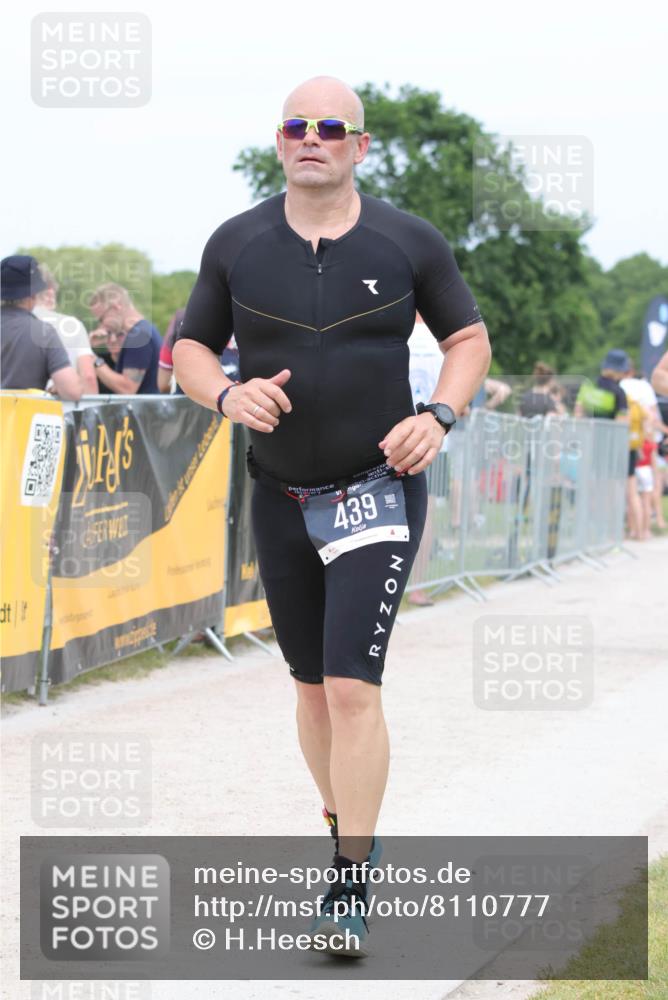 22.06.2025 - Viking Triathlon H.Heesch http://msf.ph/oto/8110777 22.06.2025 14:40:52 Laufen 76, 439, 458, 658 meine-sportfotos.de