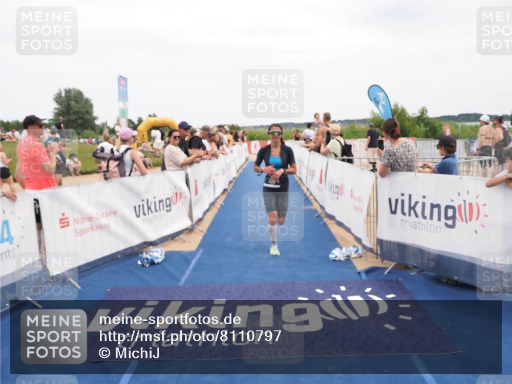 22.06.2025 - Viking Triathlon MichiJ http://msf.ph/oto/8110797 22.06.2025 15:01:56 Ziel 398 meine-sportfotos.de