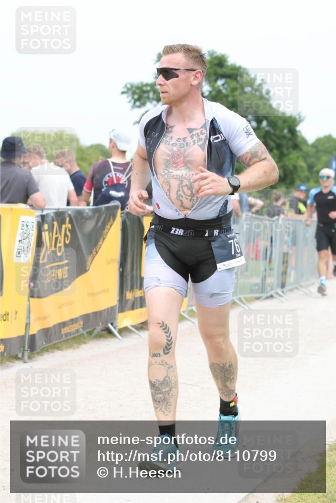 22.06.2025 - Viking Triathlon H.Heesch http://msf.ph/oto/8110799 22.06.2025 14:40:55 Laufen 76, 439, 458 meine-sportfotos.de