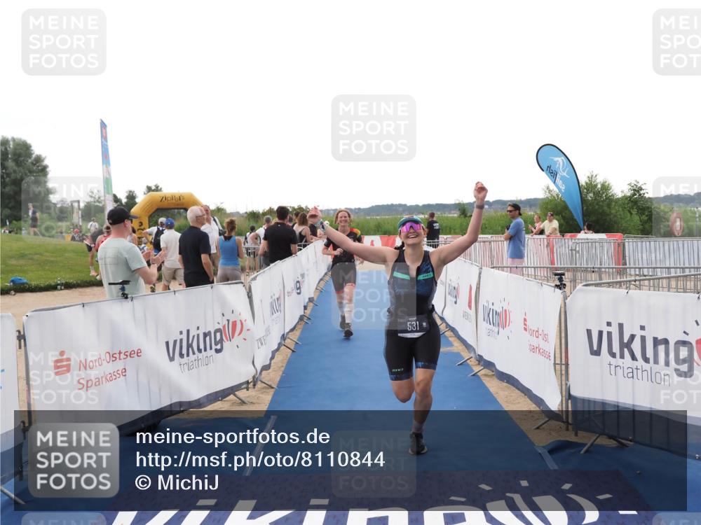 22.06.2025 - Viking Triathlon MichiJ http://msf.ph/oto/8110844 22.06.2025 16:22:32 Ziel 425, 531 meine-sportfotos.de