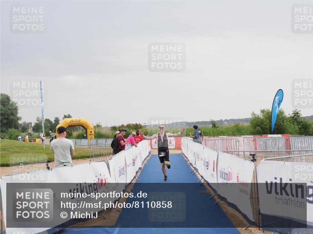 22.06.2025 - Viking Triathlon MichiJ http://msf.ph/oto/8110858 22.06.2025 16:39:42 Ziel 144 meine-sportfotos.de