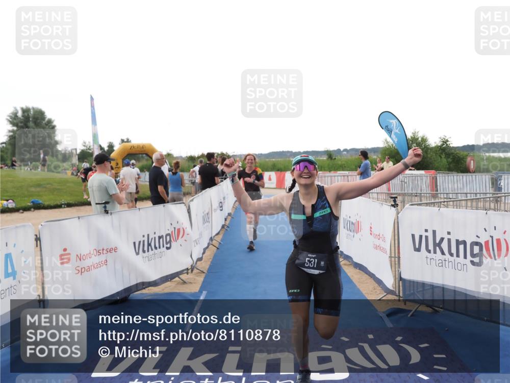 22.06.2025 - Viking Triathlon MichiJ http://msf.ph/oto/8110878 22.06.2025 16:22:33 Ziel 425, 531 meine-sportfotos.de