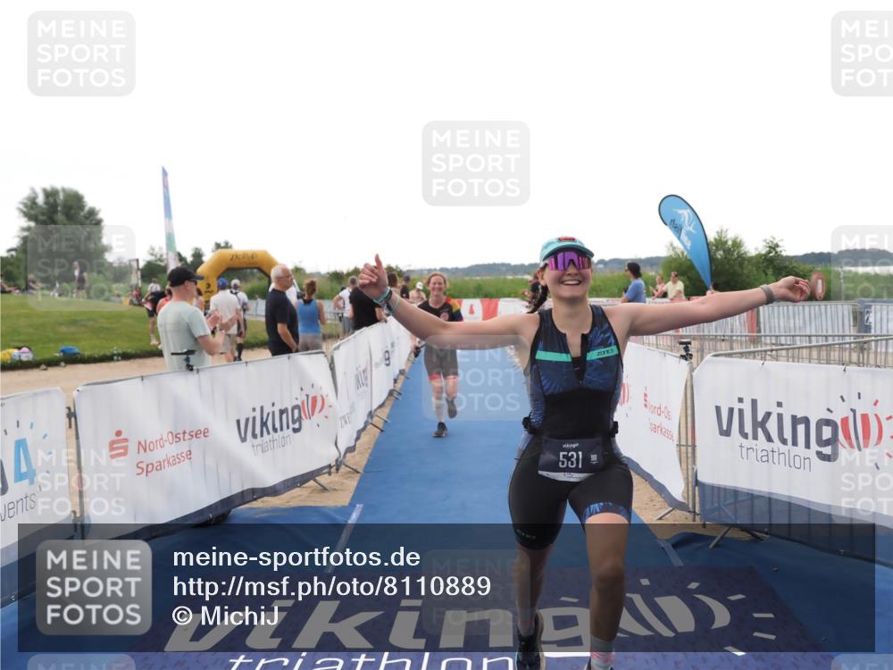 22.06.2025 - Viking Triathlon MichiJ http://msf.ph/oto/8110889 22.06.2025 16:22:33 Ziel 425, 531 meine-sportfotos.de